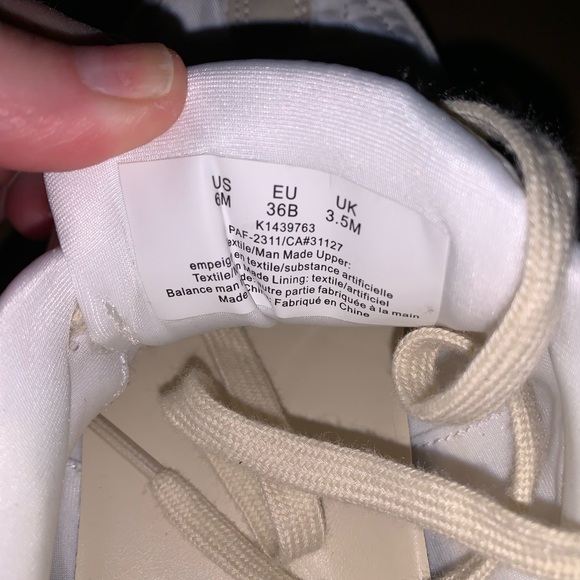 DKNY FORSYTHE SNEAKERS - Picture 5 of 7